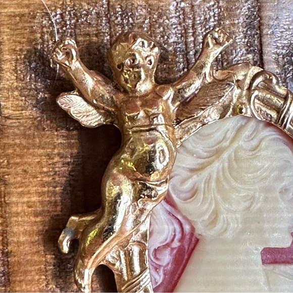 Vintage Estate Signed Raffine Victorian Carved Cameo Brooch Pin Gold With Angel - Picture 7 of 11